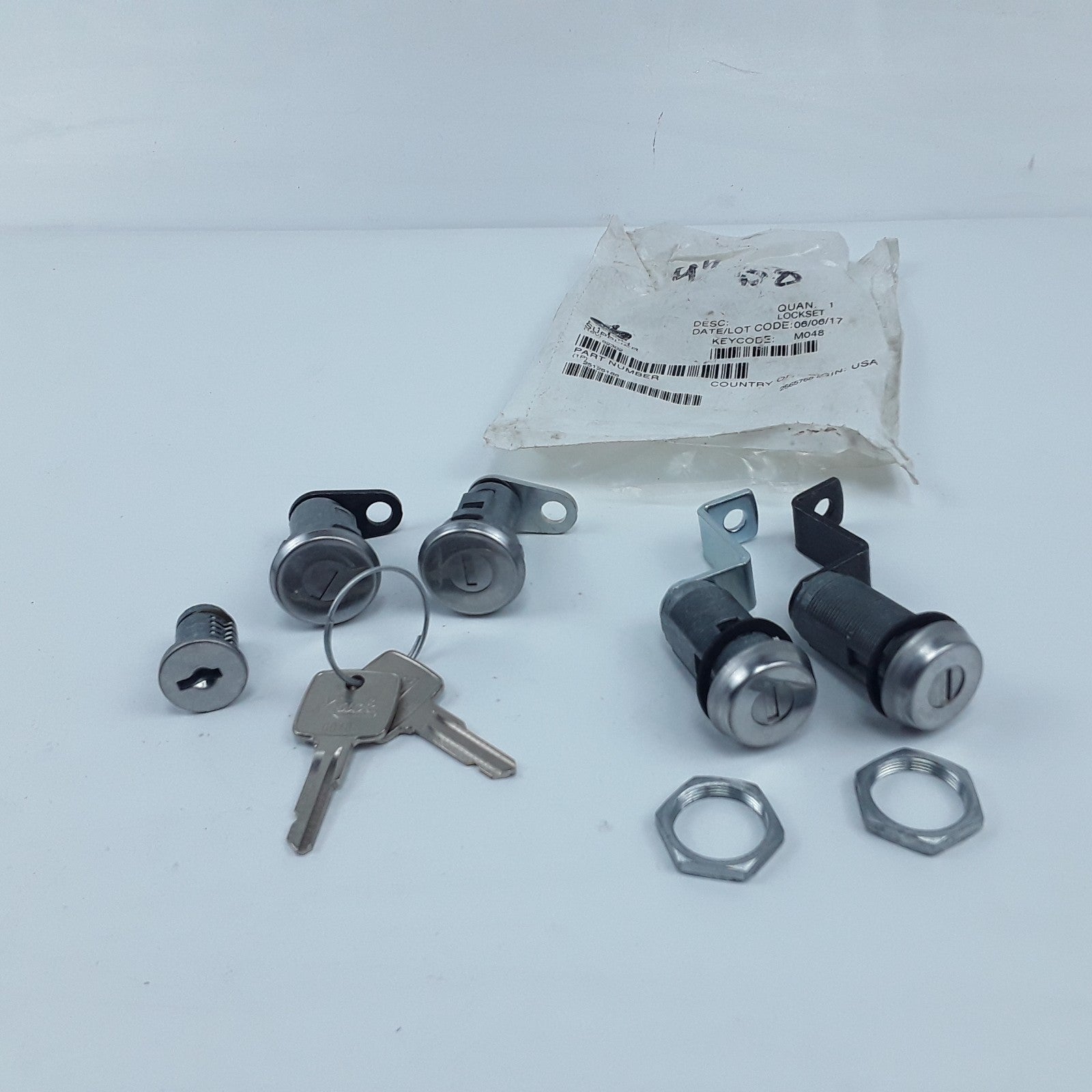 Complete Lock Cylinder Set For Volvo VNL VHD VT Mack Classic R-Series Models