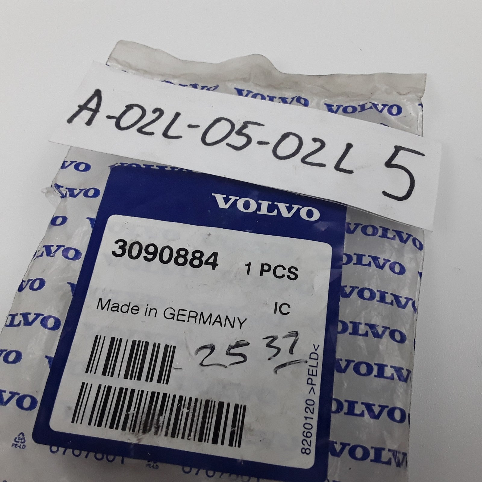 Genuine Volvo 3090884 Connecting Kit Rear Bunk HVAC Flange Heater