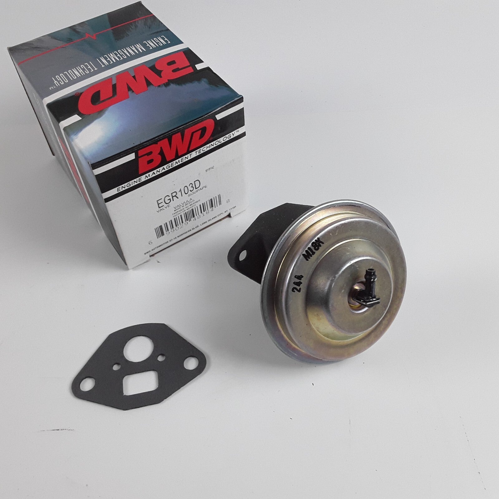 Exhaust Gas Recirculation (EGR) Valve Fits GMC Yukon Chevrolet Tahoe C & K 1500