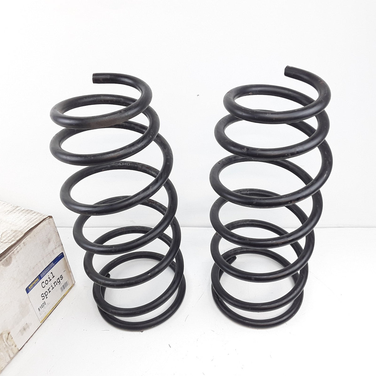 Coil Spring Set Front Left or Right Moog 81020 Fits Ford Windstar 1999-2000