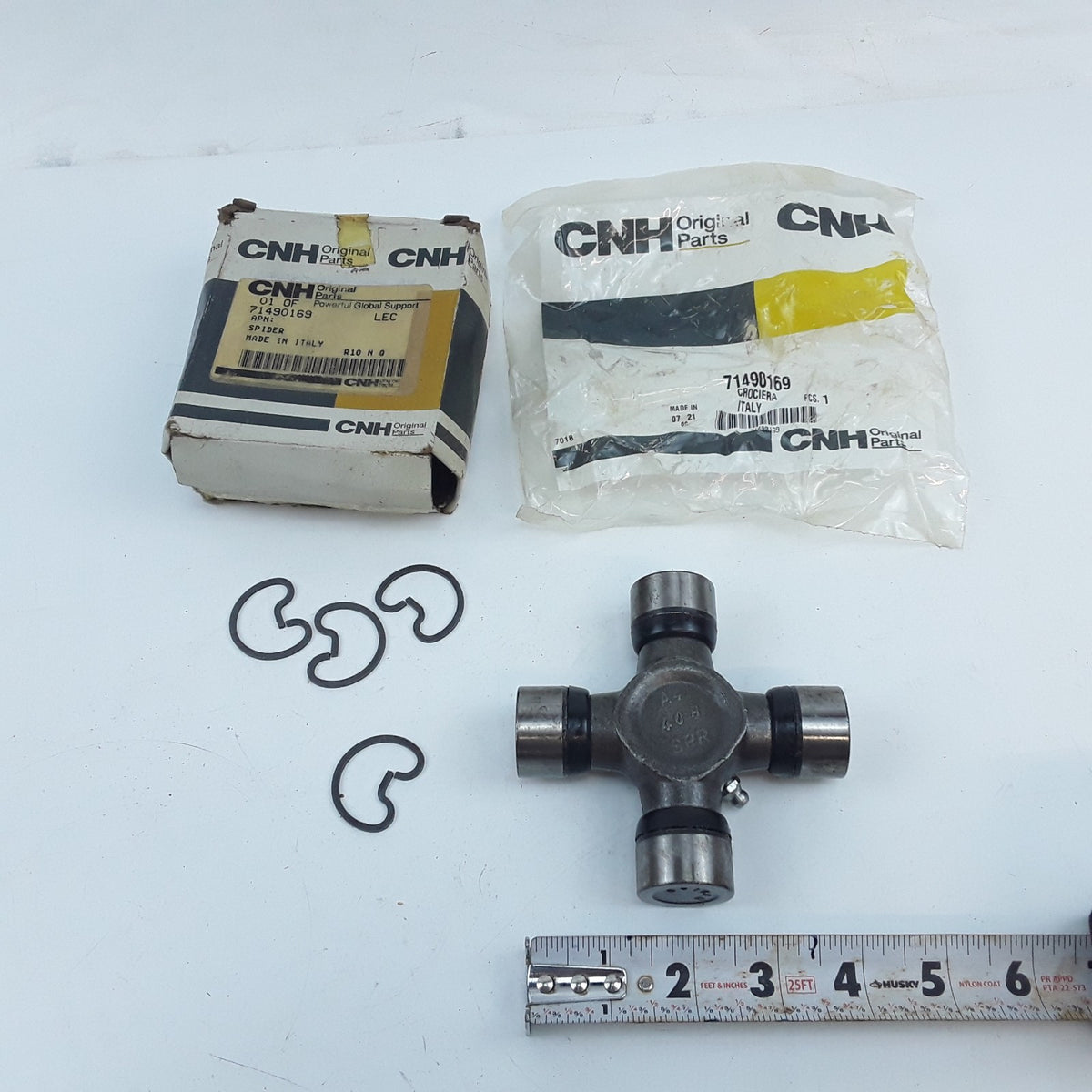 CNH 71490169 Universal Joint Spider Kit For New Holland Light Equipment Vehicles