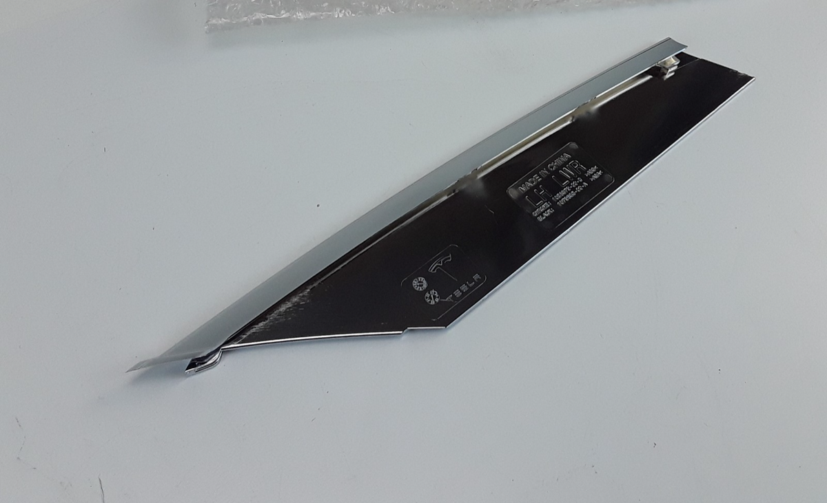 Model S 2016-2021 LH Front Lower Fog Light Spear Trim 1056379-00-C OEM