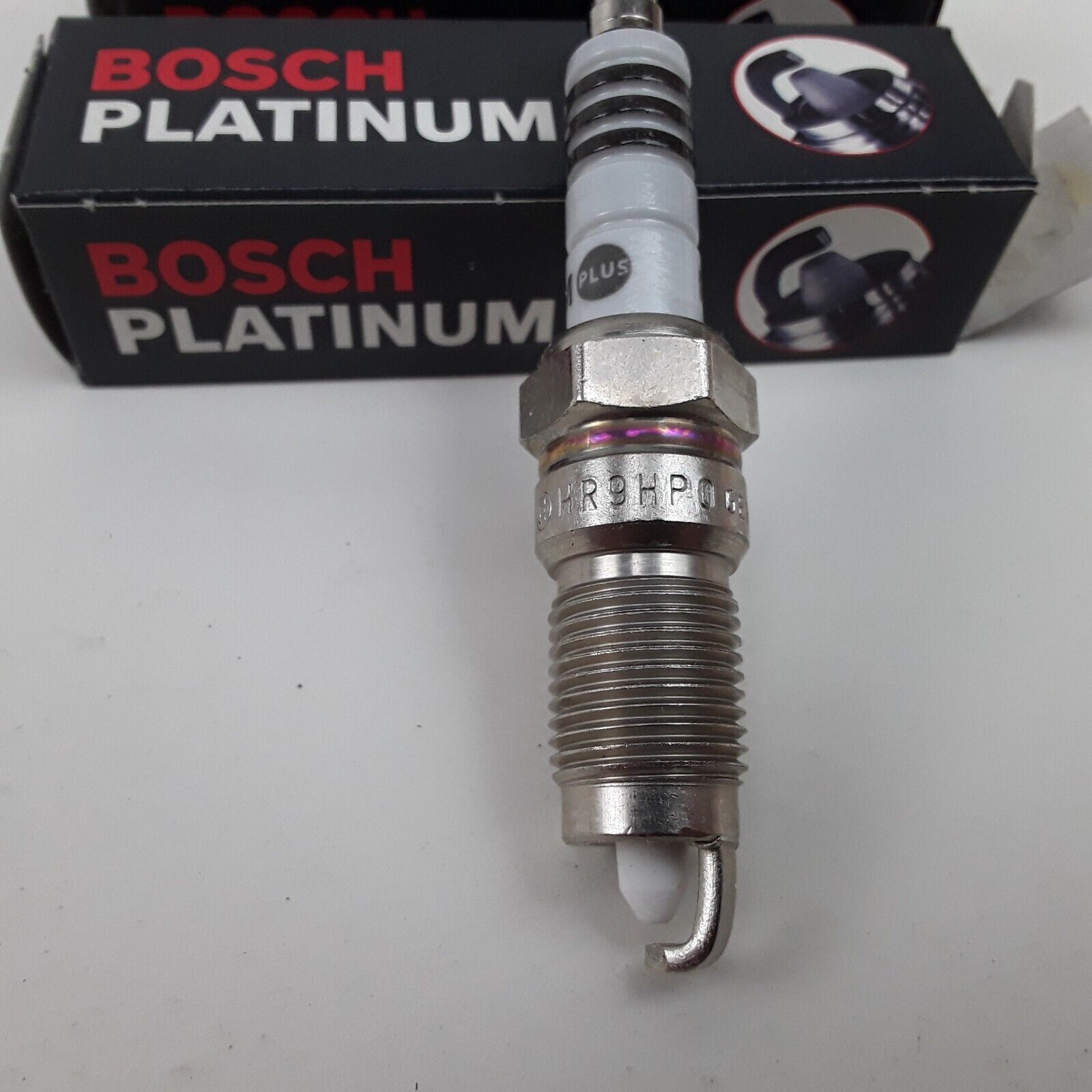 4 pcs Spark Plugs Bosch 4012 HR9HP0 Fits Buick, Chevrolet, Ford, Mercury & More