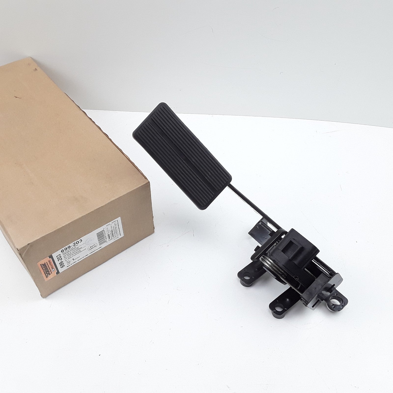 Accelerator Pedal Position Sensor Fits Ford F-550 F-450 F-350 Super Duty 2001-03