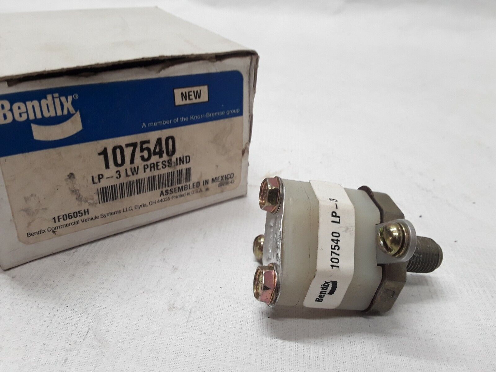 Bendix 107540 N LP-3 Pressure Indicator FAST FREE SHIPPING - HotCarParts