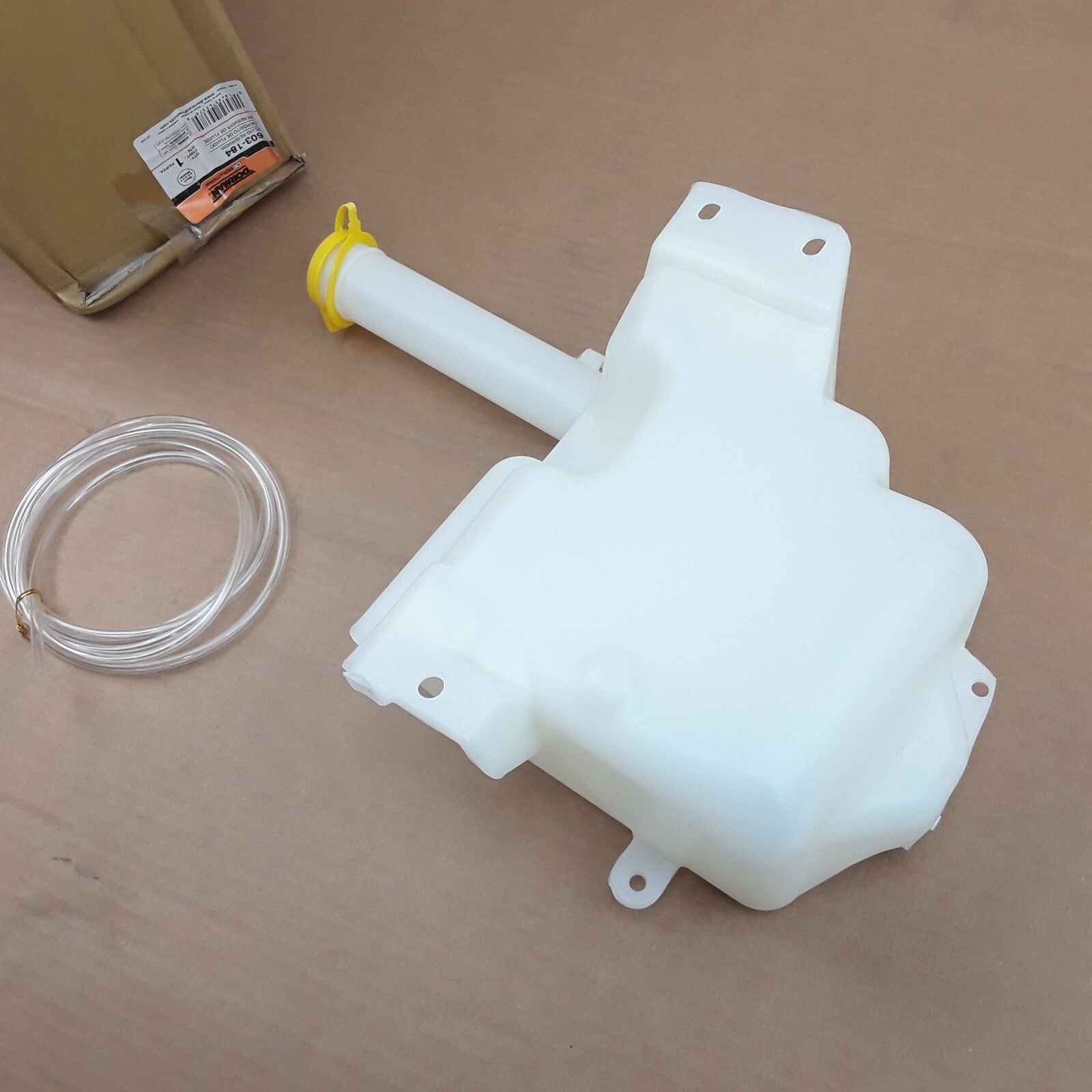 Front Washer Fluid Reservoir For Dodge Stratus Chrysler Cirrus Sebring 2001-2006