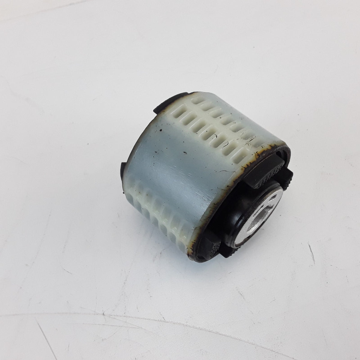 1109296-00-C Right Rear Drive Unit Bushing For Tesla Model 3 S X Y 2021-2025 OEM