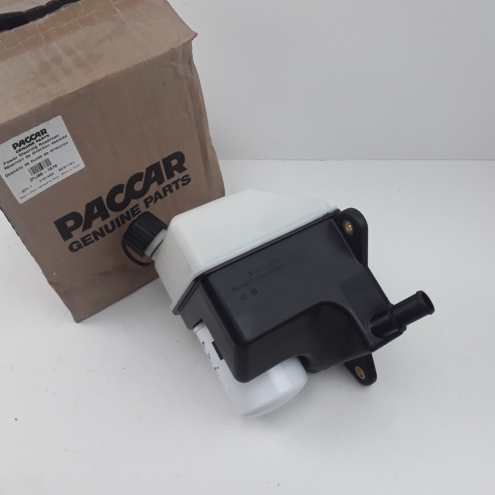Paccar J86-1070 Power Steering Reservoir For Paccar Peterbilt Kenworth Truck