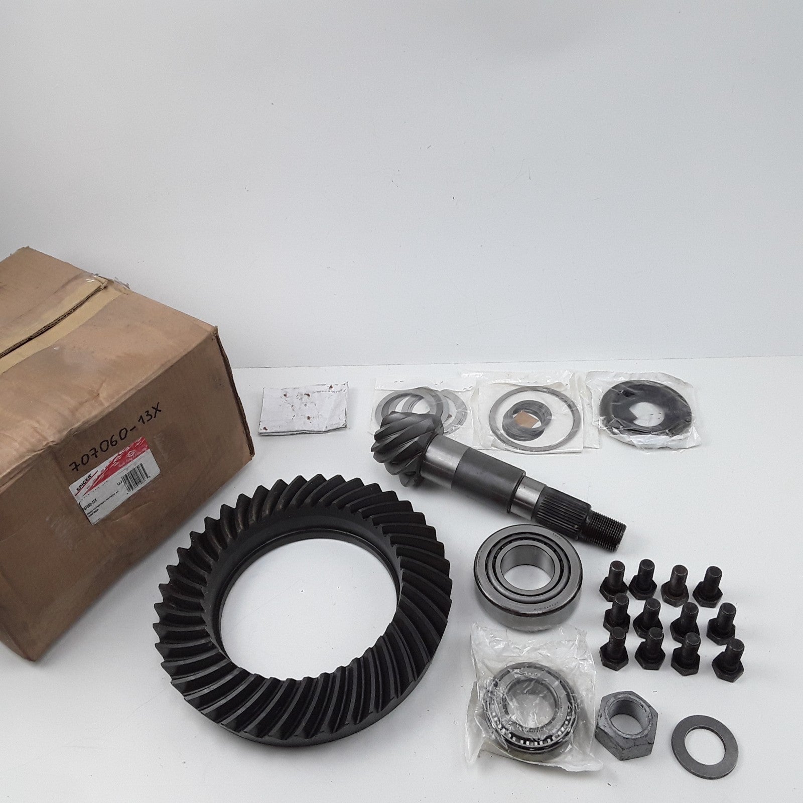 Dana Spicer 707060-13X Differential Ring & Pinion Kit Fits Ford F53 (1996-1997)