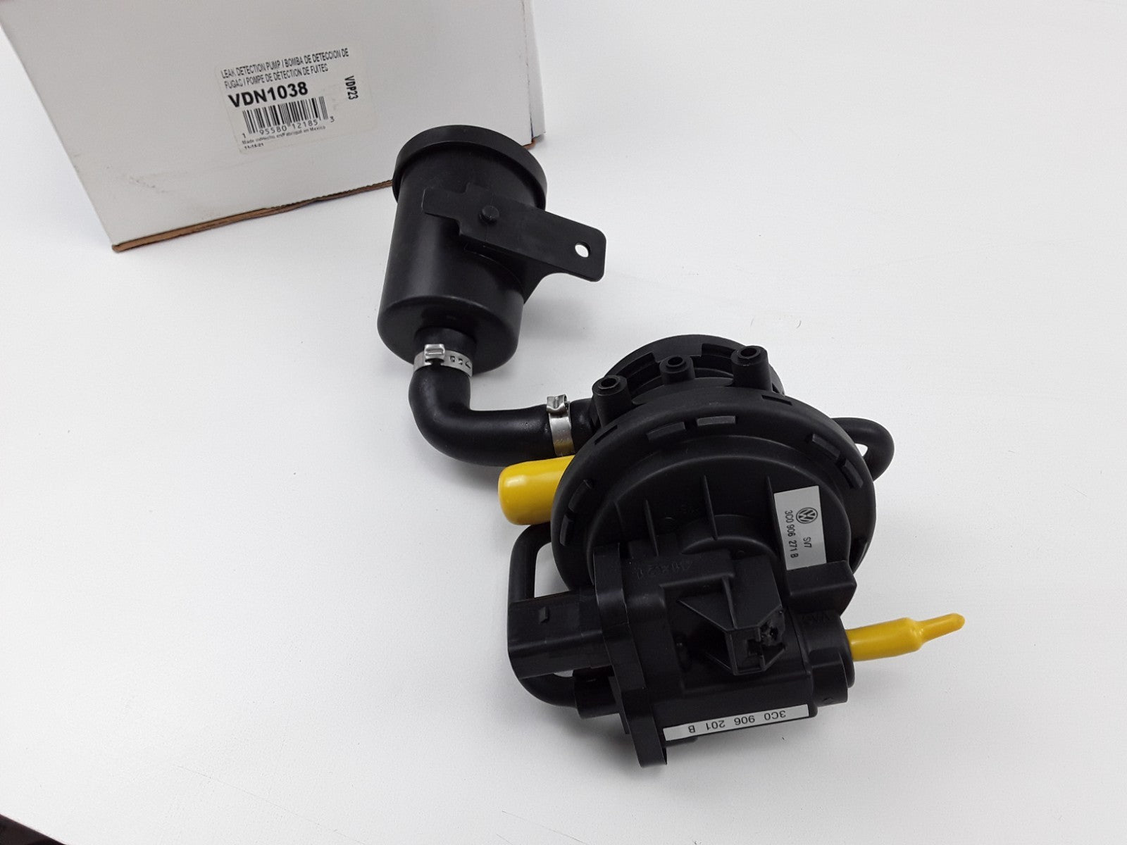 Fuel Vapor Leak Detection Pump For Volkswagen CC Passat Passat CC 2009 2010 2011