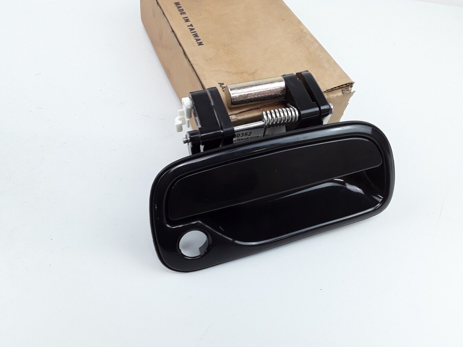 Exterior Door Handle Front Right for 2000-2006 Toyota Tundra Textured Black - HotCarParts
