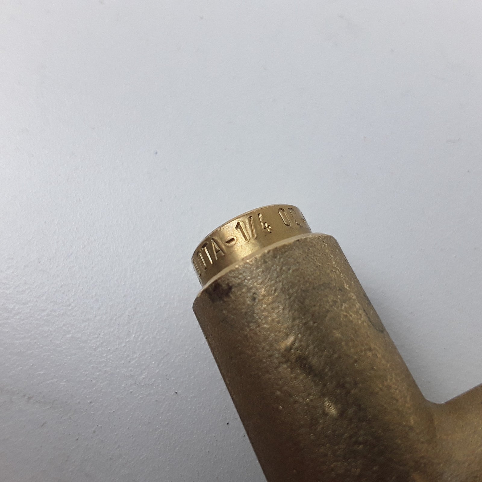 Brass PLC T-Nipple Fitting 8079457 For Volvo VNL 670 Gen 2 Series 2003-2019