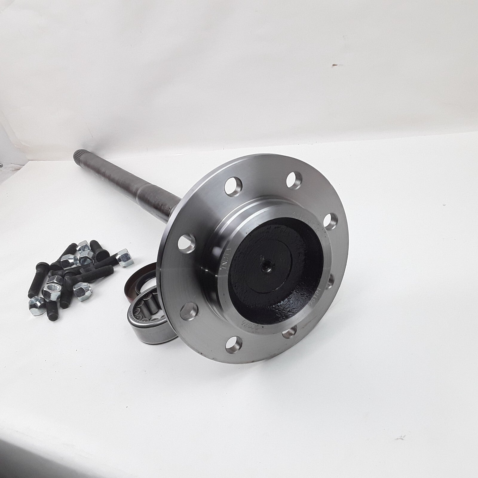 Right Side Drive Axle Shaft Fits Ford E-350 Econoline Club Wagon 1995-2002