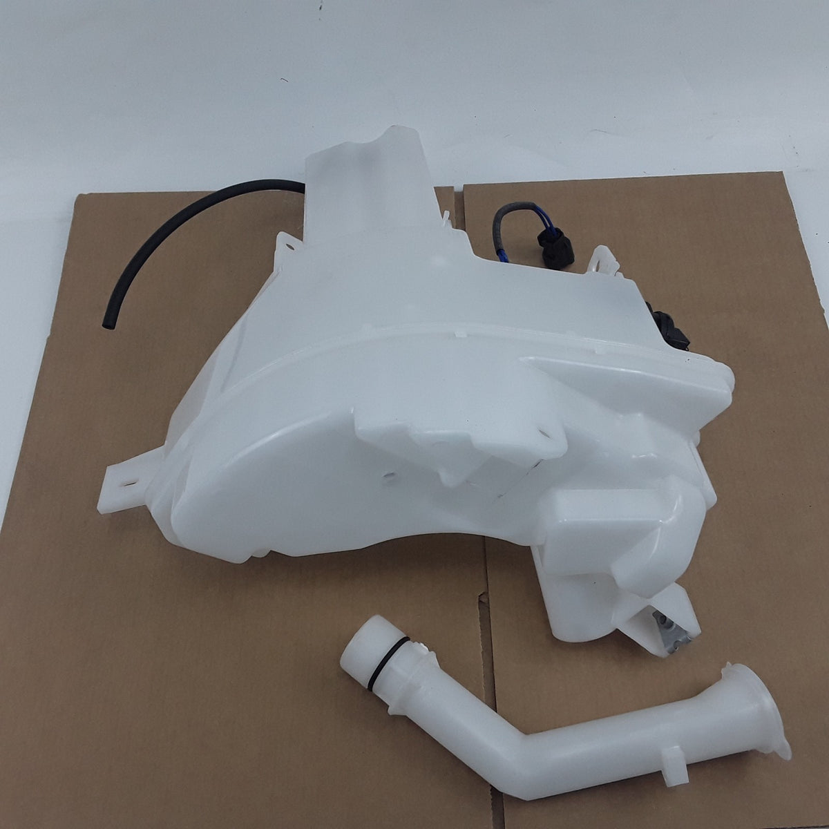 Fluid Reservoir Fits Mazda 3 Sport 5 3 (2004 2005 2006 2007 2008 2009 2010)