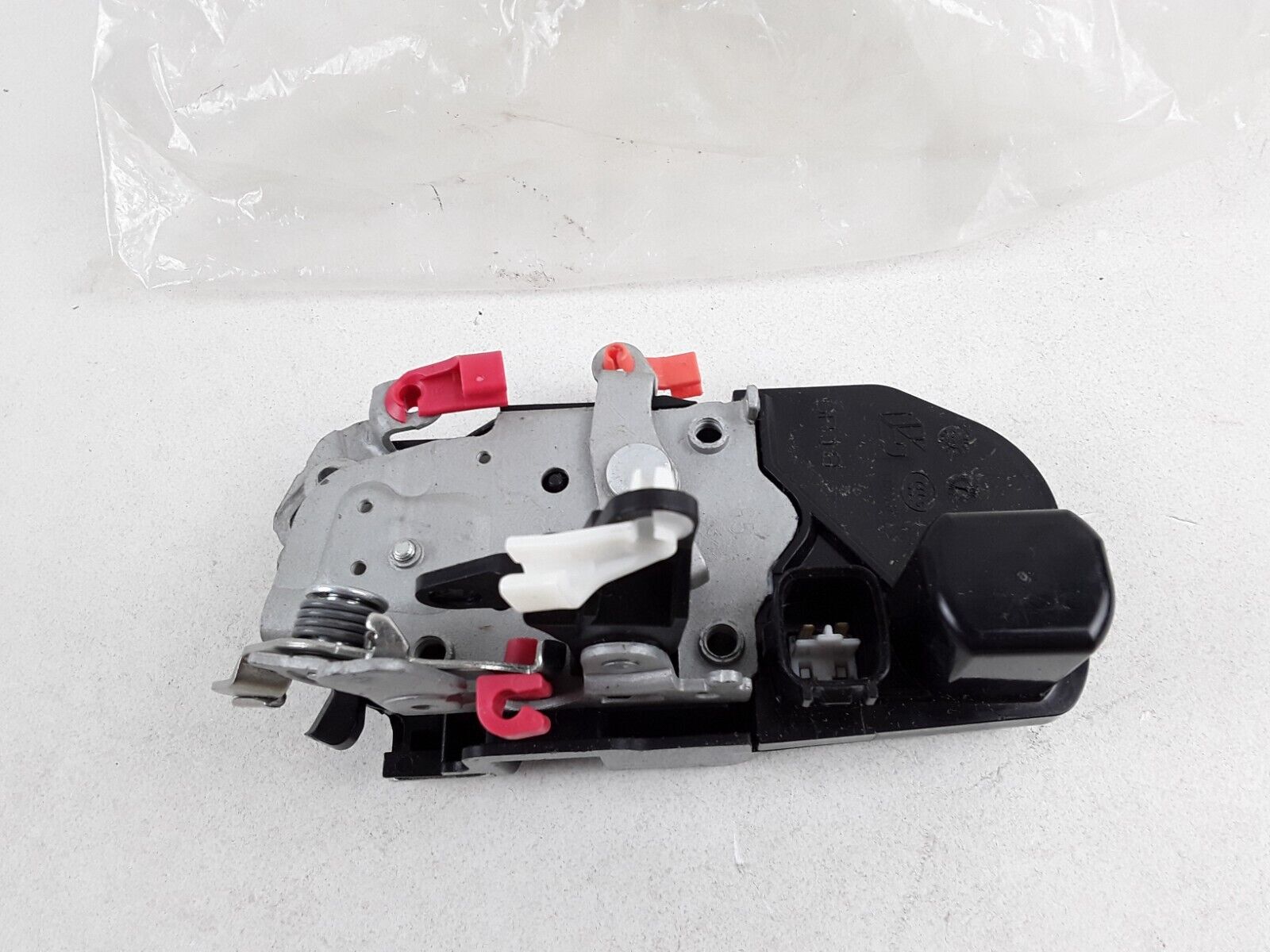 FREIGHTLINER A18-68383-003 LATCH DOOR PWR. RH RIGHT FITS M2106 2009 - HotCarParts