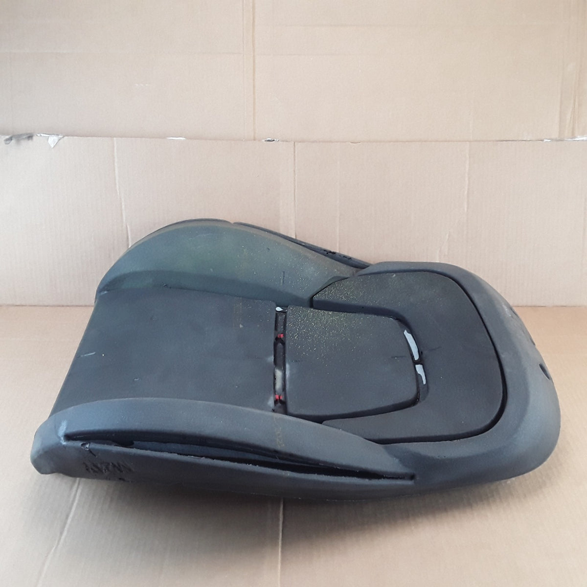 1744935-00-B Left Hand 1st Row Seatback Foam Pad Assembly For Tesla Model Y OEM