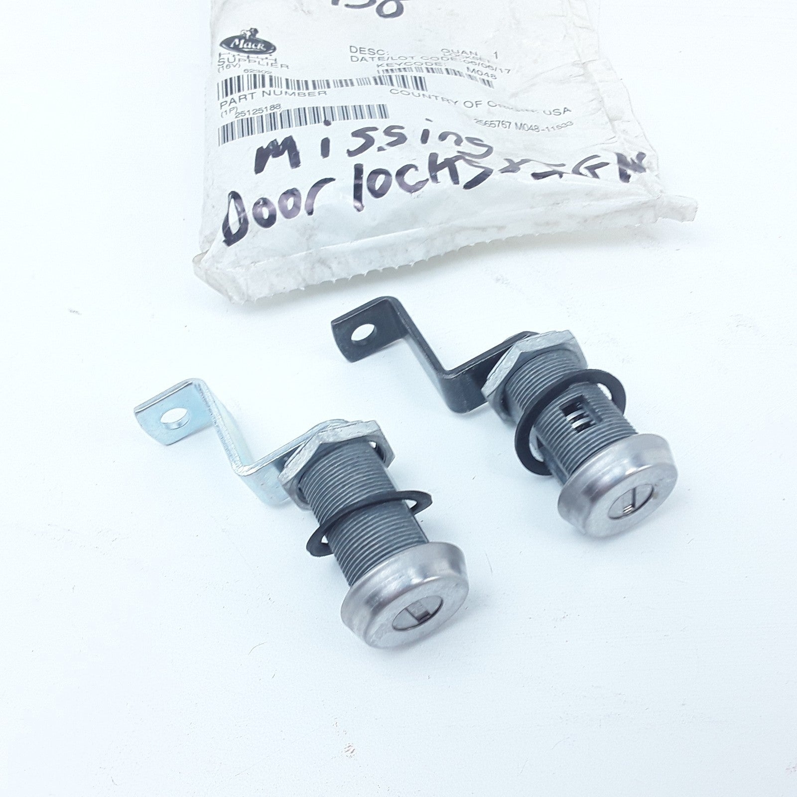 Lock Cylinder 25125188 Fits Volvo VNL VHD VT Mack Classic R-Series Models