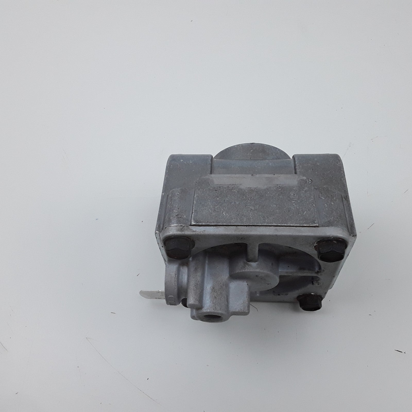 Air Brake Relay Valve 1/2" Supply & Delivery 1/4" Control 4.6 PSI Crack Pressure