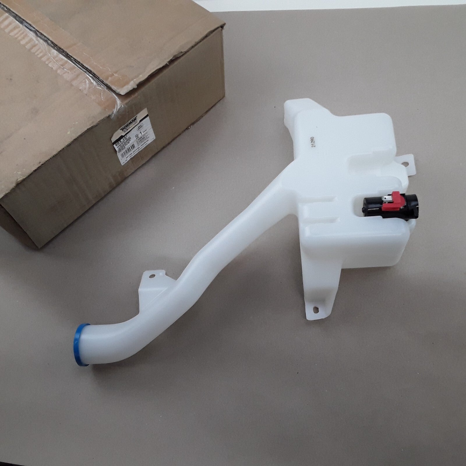 Front Windshield Washer Fluid Reservoir W/ Neck Fits Honda Accord (2003-2007)