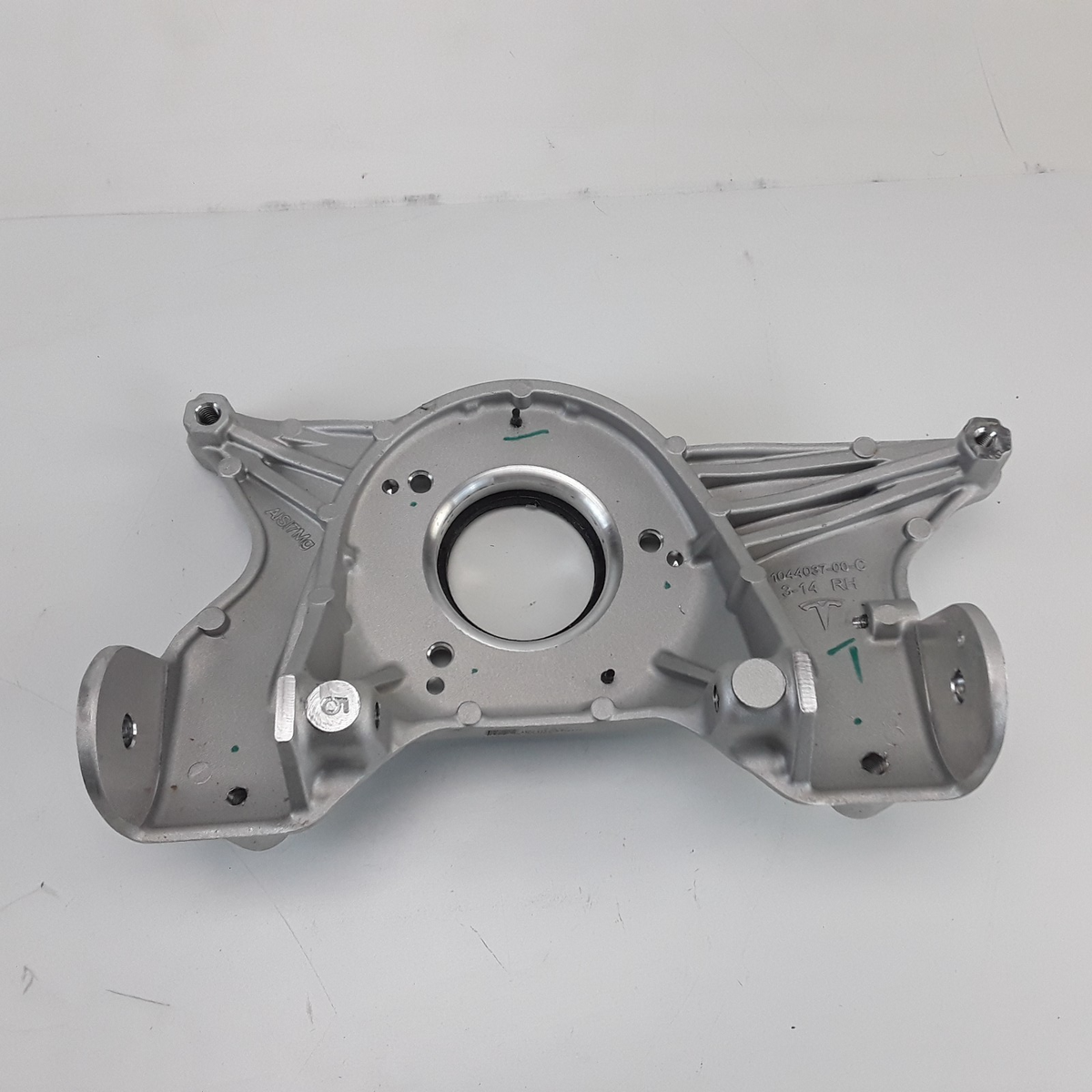 Front Upper Control Arm Mount Right For Tesla Model 3 1044376-00-D