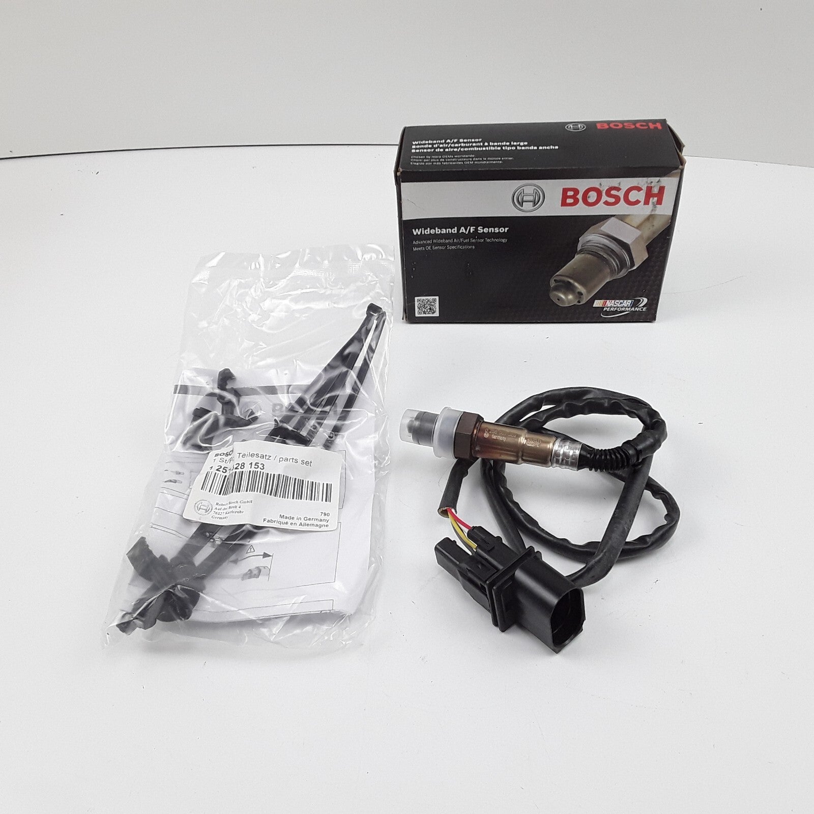Bosch 17359 Oxygen Sensor Fits 2005-2007 Audi A8 Quattro 2004 Volkswagen R32