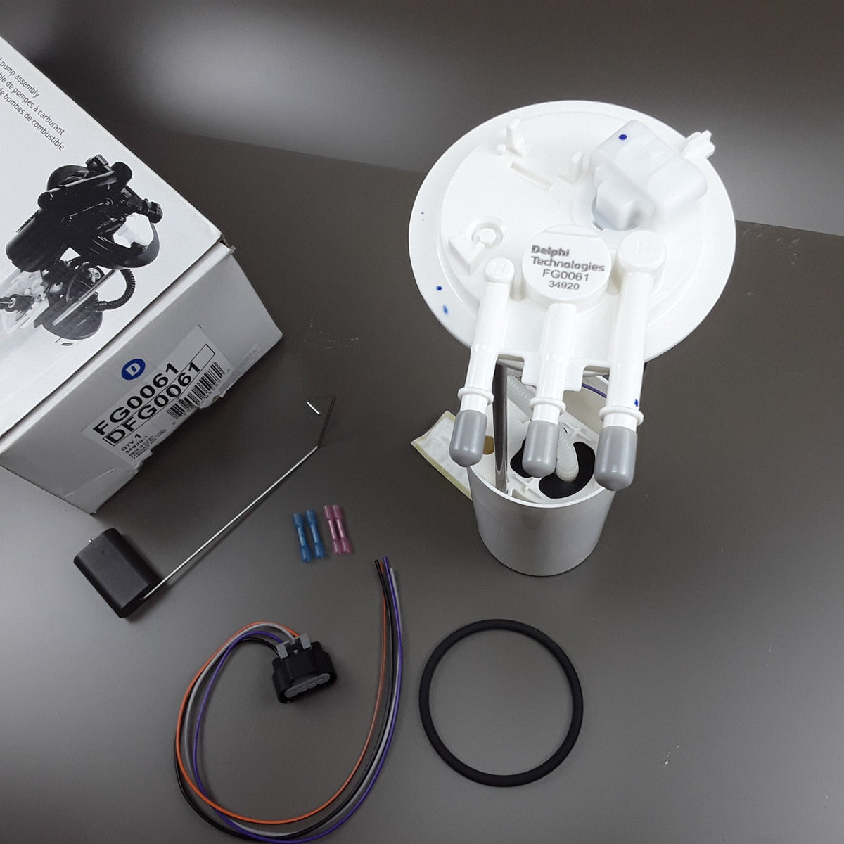 Delphi FG0061 Fuel Pump Module Assembly Fits GMC P3500 Chevrolet P30 (1998-1999)