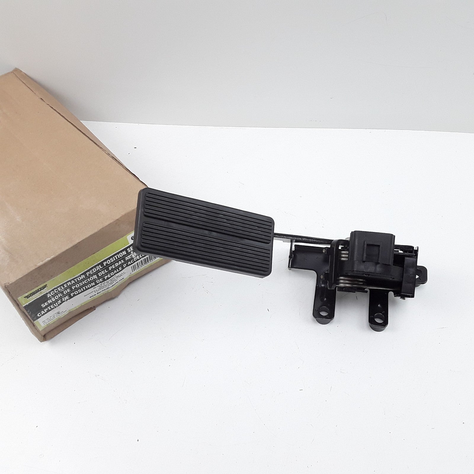 Accelerator Pedal Position Sensor Fits Ford F-350 F-450 F-550 Super Duty 2003-05