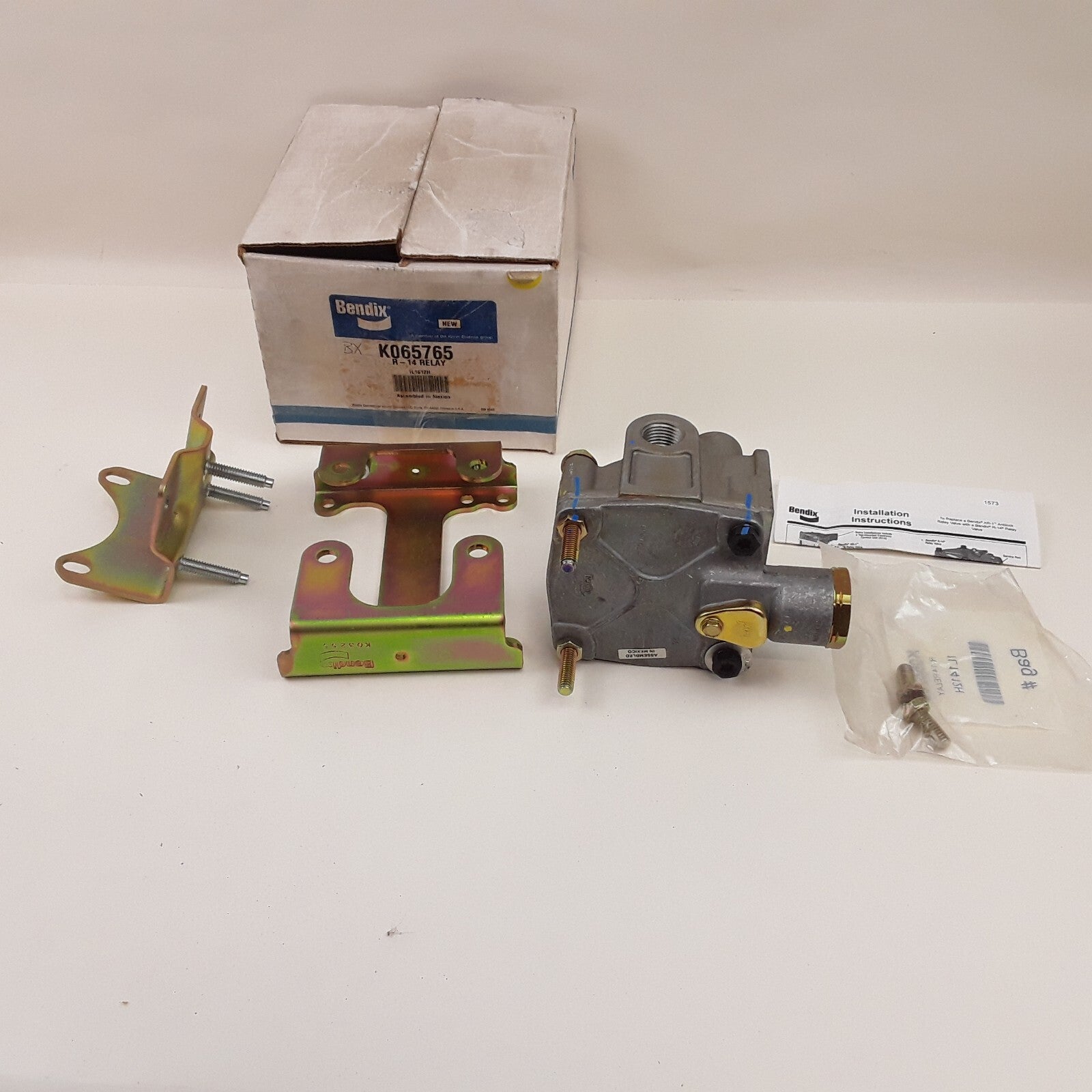 Bendix K065765 R-14 Air Brake Relay Valve Anti-Lock Vertical & Horizontal Ports