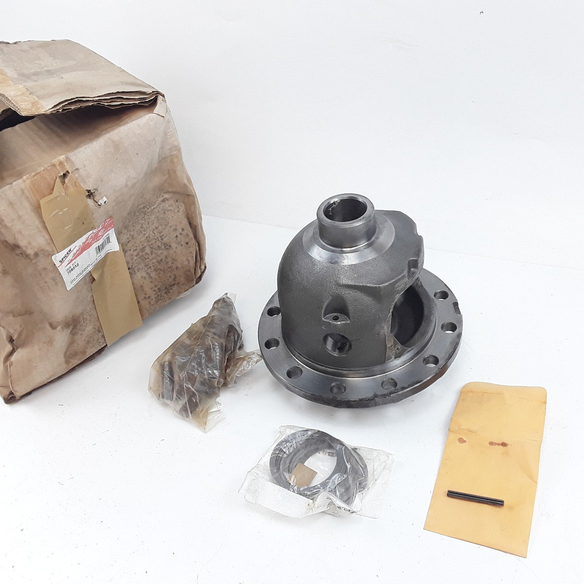 Differential Carrier Fits Ford E-350 F-350 F-450 Super Duty 1999 2000 2001-2012