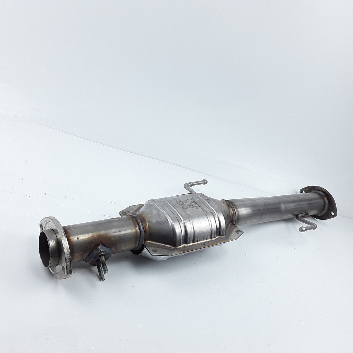 MagnaFlow 447225 Direct-Fit Catalytic Converter Fits Toyota 4Runner (1999-2002)