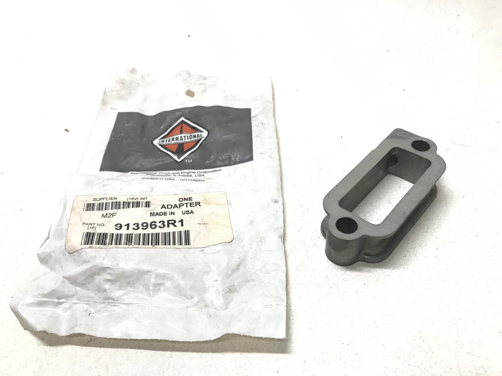 GENUINE INTERNATIONAL 913963R1 Adapter / T-236701 *FREE SHIPPING* - HotCarParts