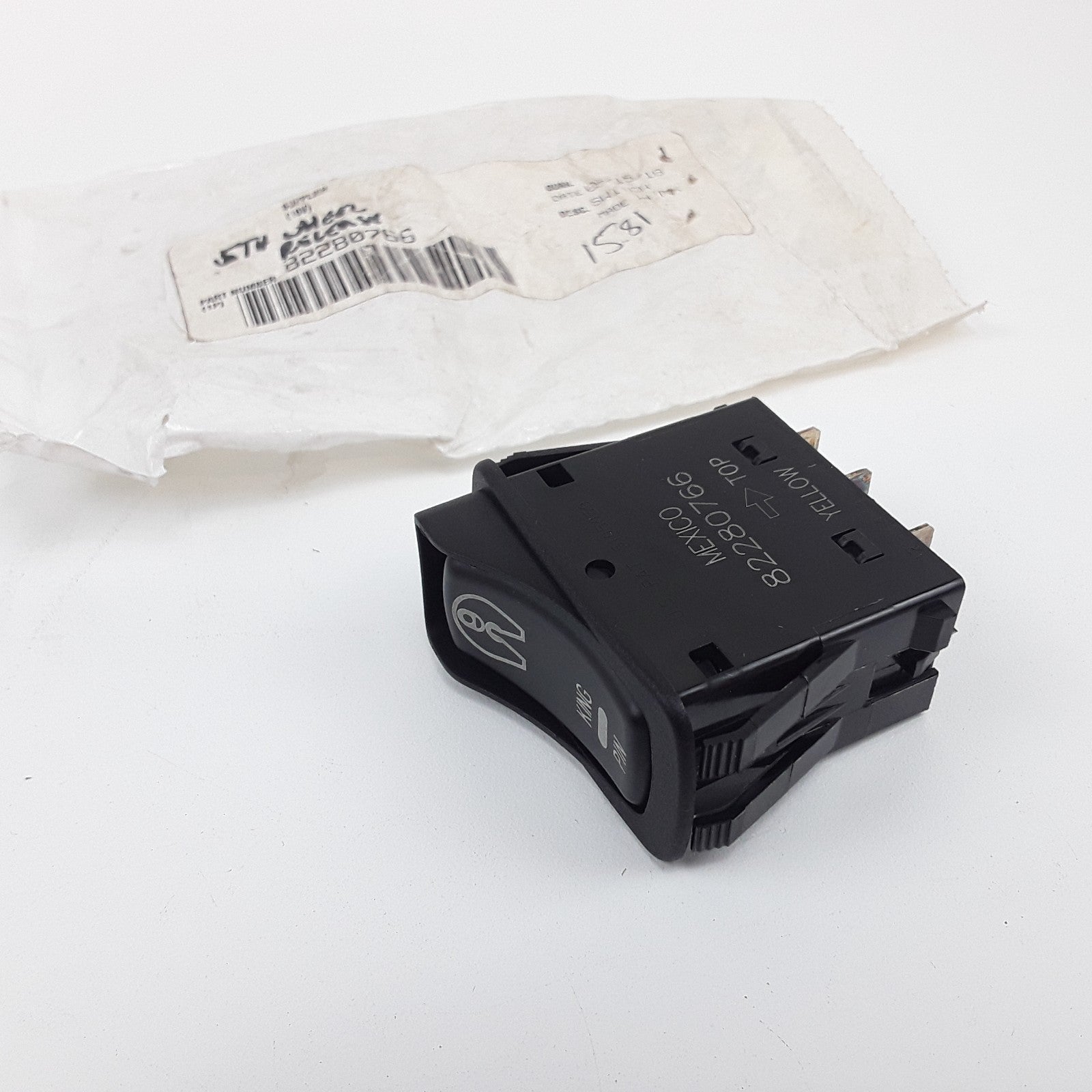 Volvo 82280766 Diff Lock Dash Dashboard Center Console Switch Fits Mack GU813