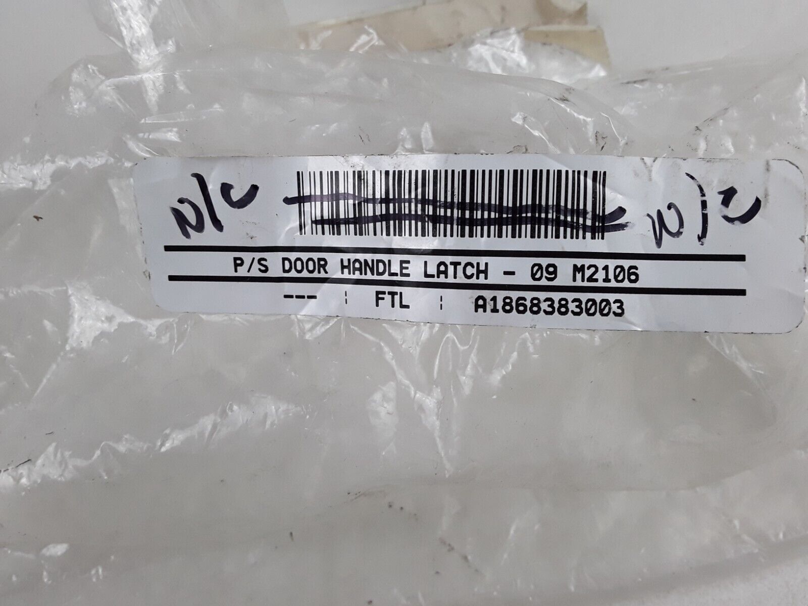 FREIGHTLINER A18-68383-003 LATCH DOOR PWR. RH RIGHT FITS M2106 2009 - HotCarParts