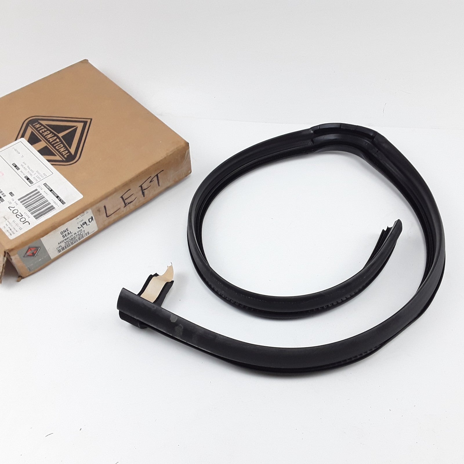 Left Door Seal For International 7500 7400 4300 4200 4400 ProStar (2002-2014)