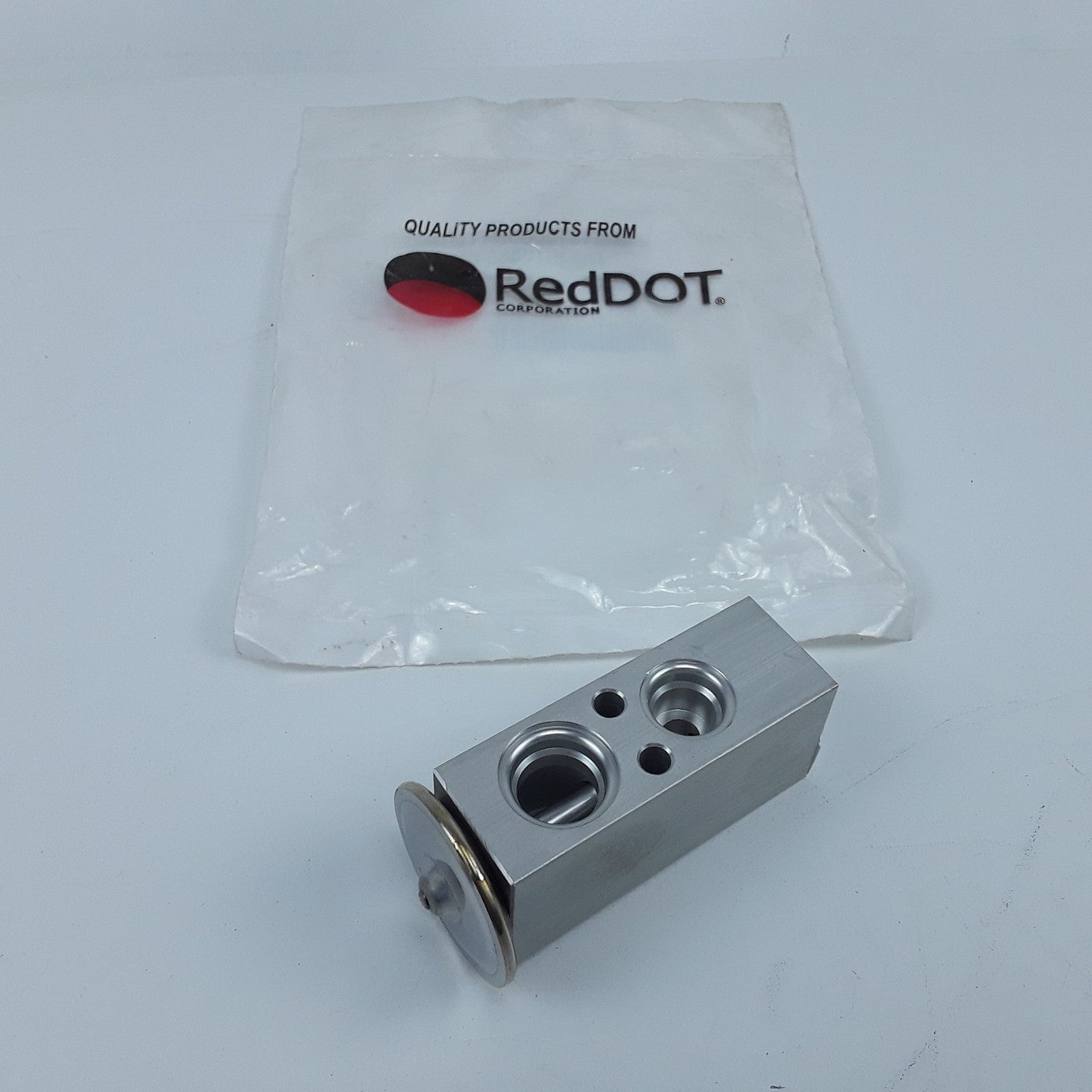Expansion Valve Fits Volvo VNL VN VHD VNM Kenworth T700 (1998-2002, 2011-2012)