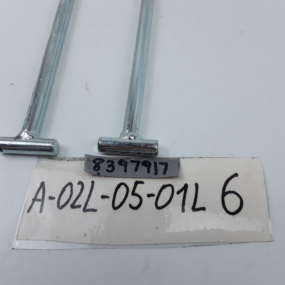 2 Battery Bolt Lock Rod 8397917 For Volvo VN & VNL Truck Models Series