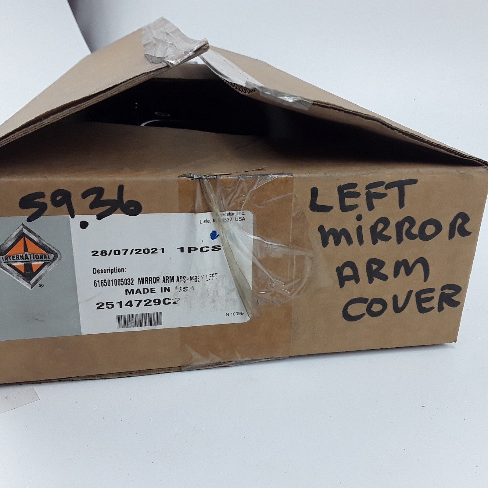 Genuine International Upper Lower Left Mirror Arm Cover Assembly 2514729C2