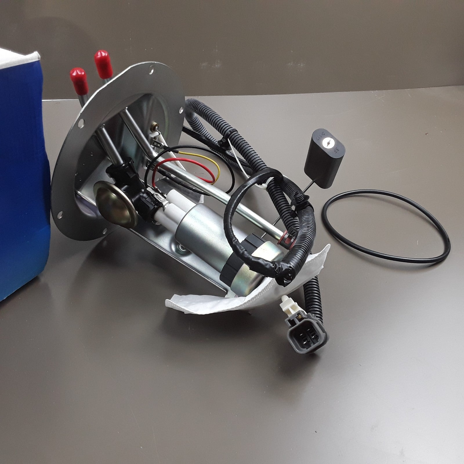 Carquest HS2521088 Fuel Pump Fits Mercury Villager Nissan Quest (1993 1994-1997)