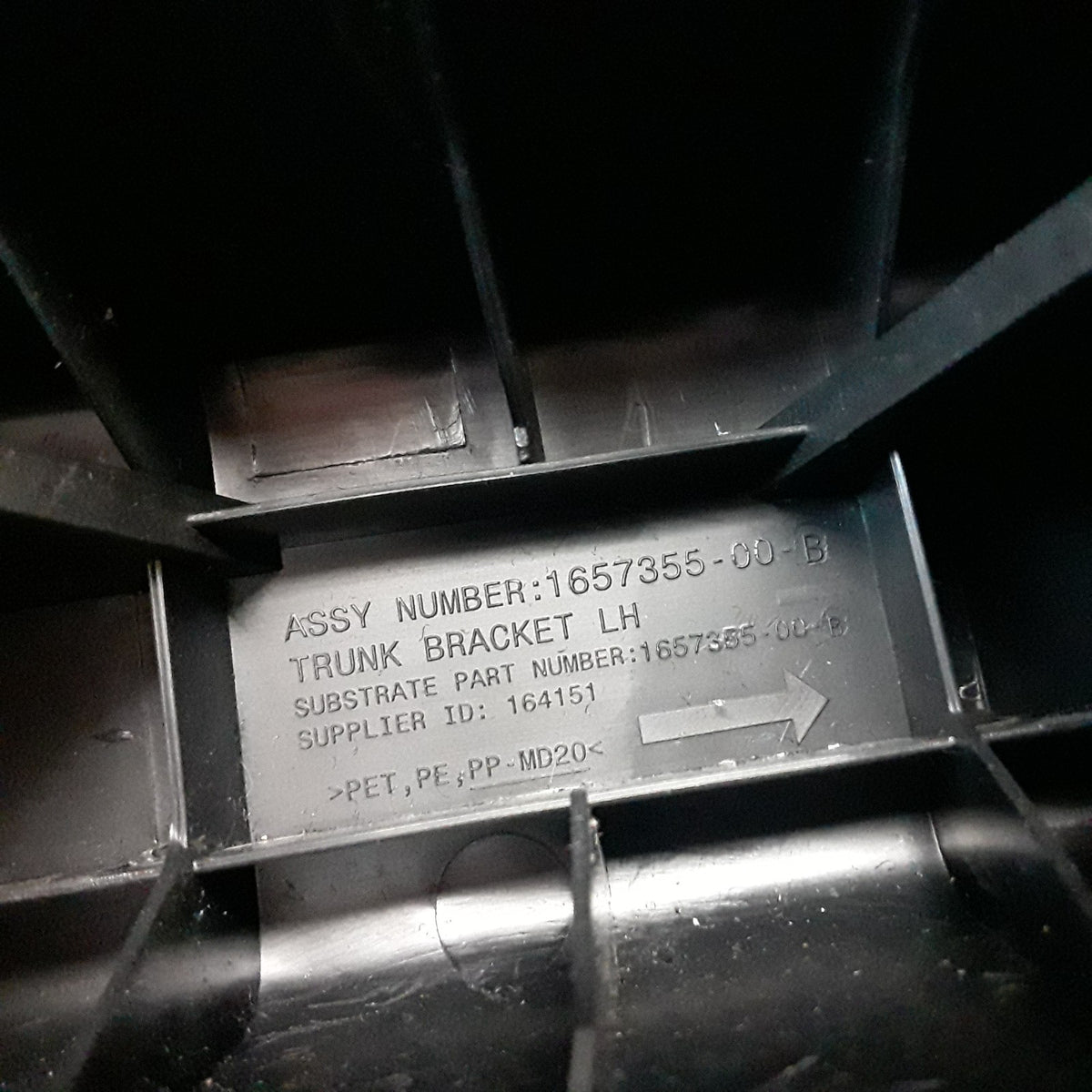 OEM Tesla 2023 2024 2025 2026 Model Y Trunk Bracket Left 7-Seater 1657355-00-B