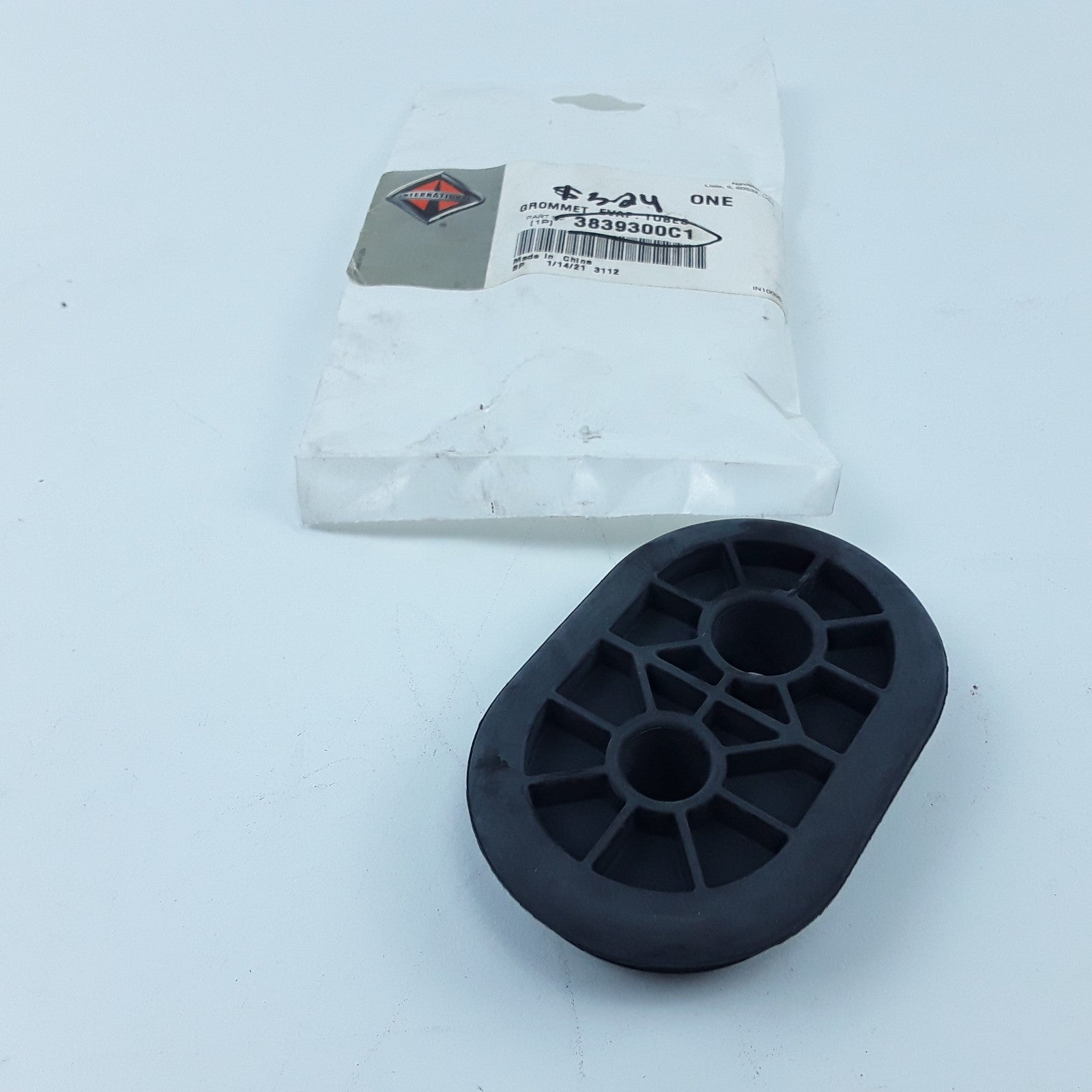 OEM International 3839300C1 Grommet Dash Evap Tubes For Navistar Trucks