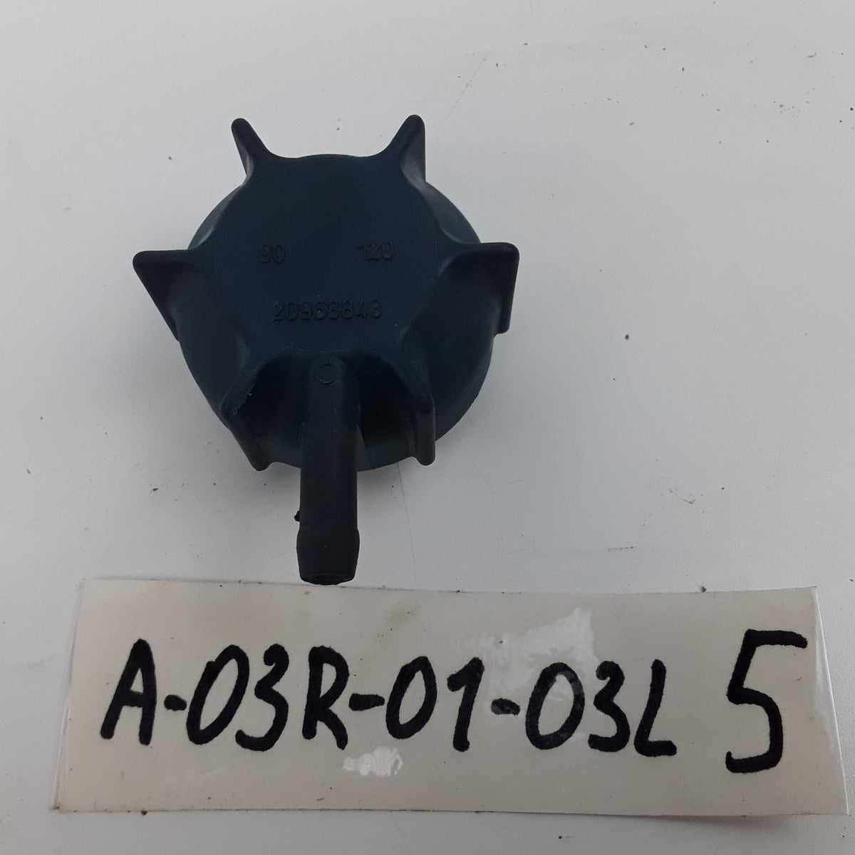 Engine Coolant Reservoir Cap Fits Volvo VNM VNL VN 2000 2001 2002 2003 2004-2007