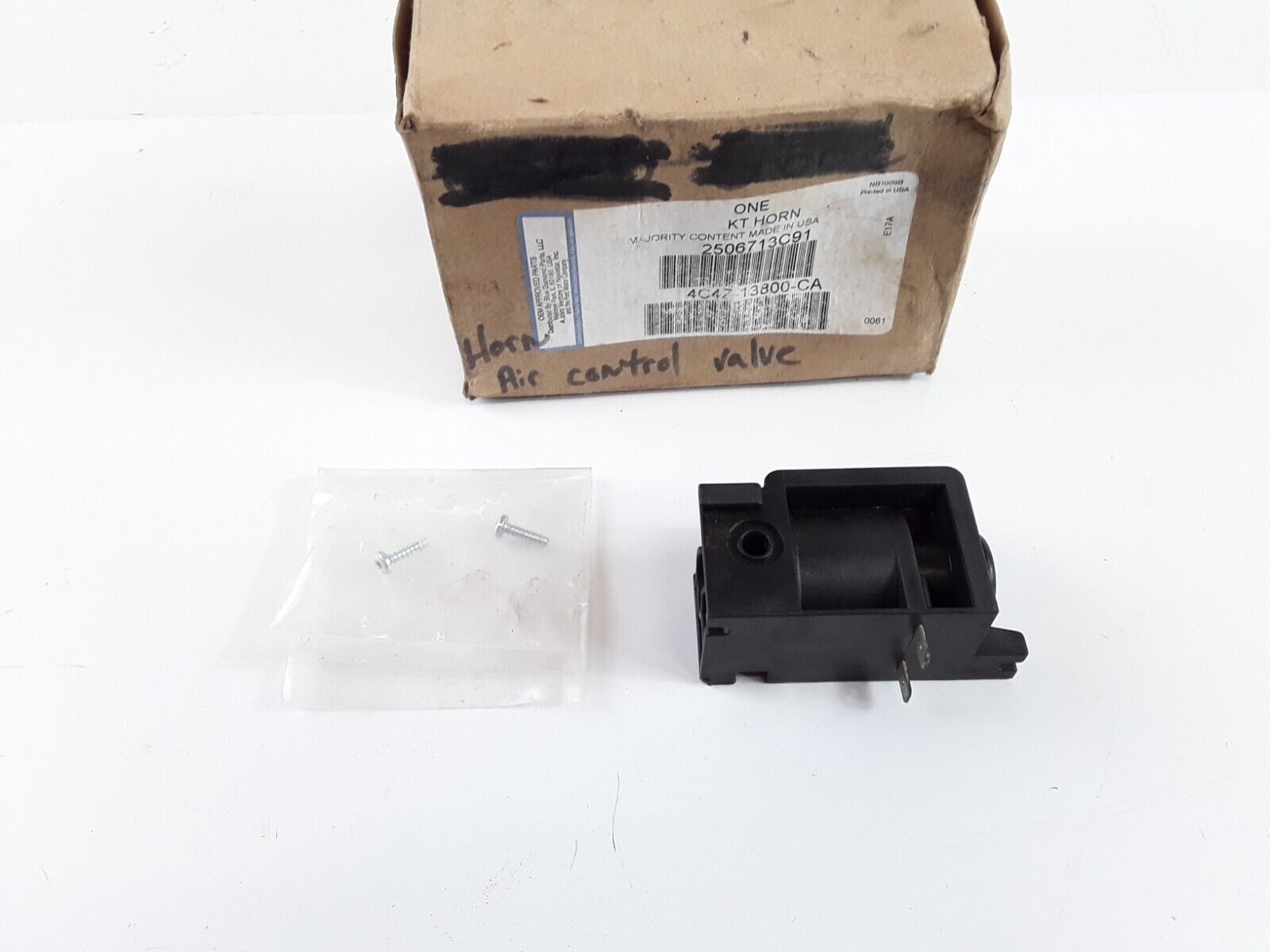 INTERNATIONAL NAVISTAR 2506713C91 Air Horn Solenoid Control Valve Normally Close - HotCarParts