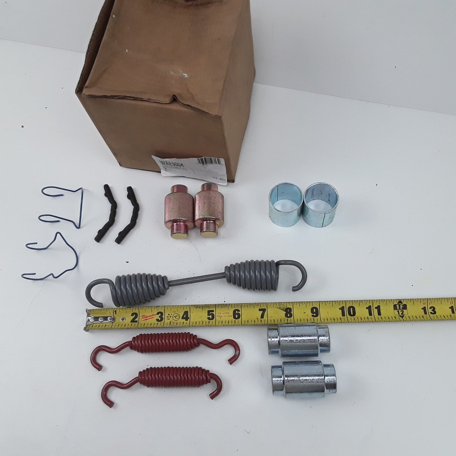 World American WAE9064 - Drum Brake Shoe Kit - for 15 in. Diameter, Q Brake