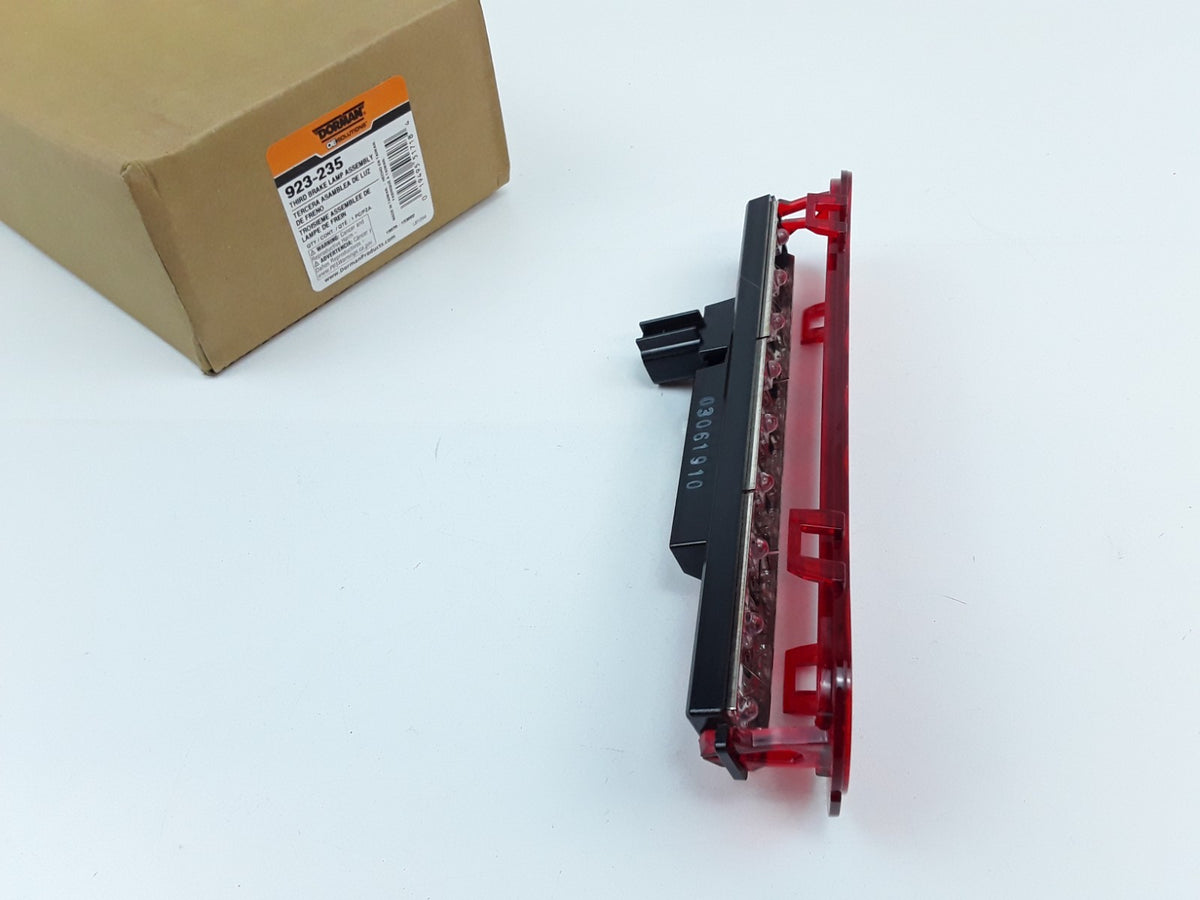 Third Brake Light Assembly Fits Mercury Monterey Ford Freestar (2004 2005-2007)