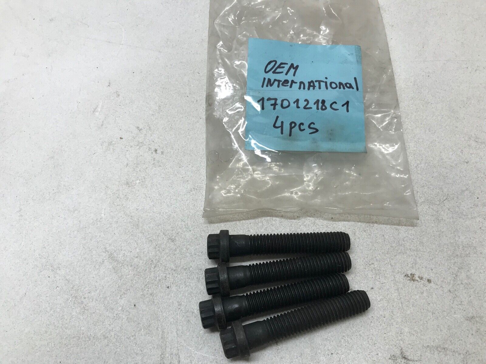 Genuine INTERNATIONAL 1701218C1 Cylinder Head Bolt Pack/Set of 4 Made in USA - HotCarParts