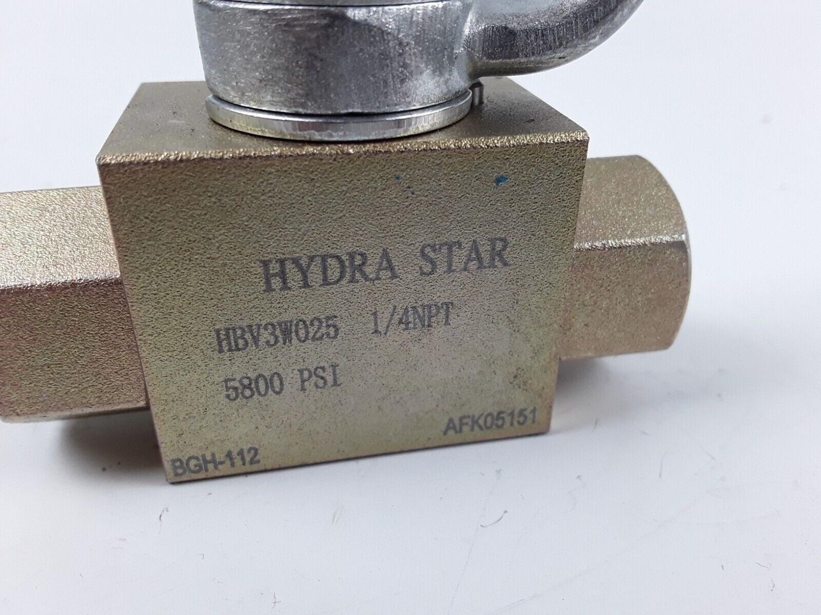 Hydra Star HBV3W025 Handle Valve Ball 3-Way, 1/4in 5800 PSI SW9, 390-SW9 - HotCarParts