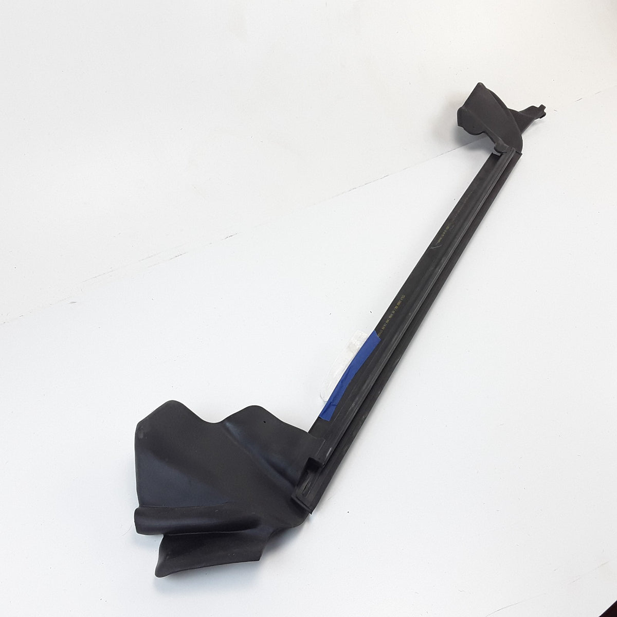  Model 3 Jan 2024 Rear Door RH Inner Belt Seal 1712609-00-D OEM