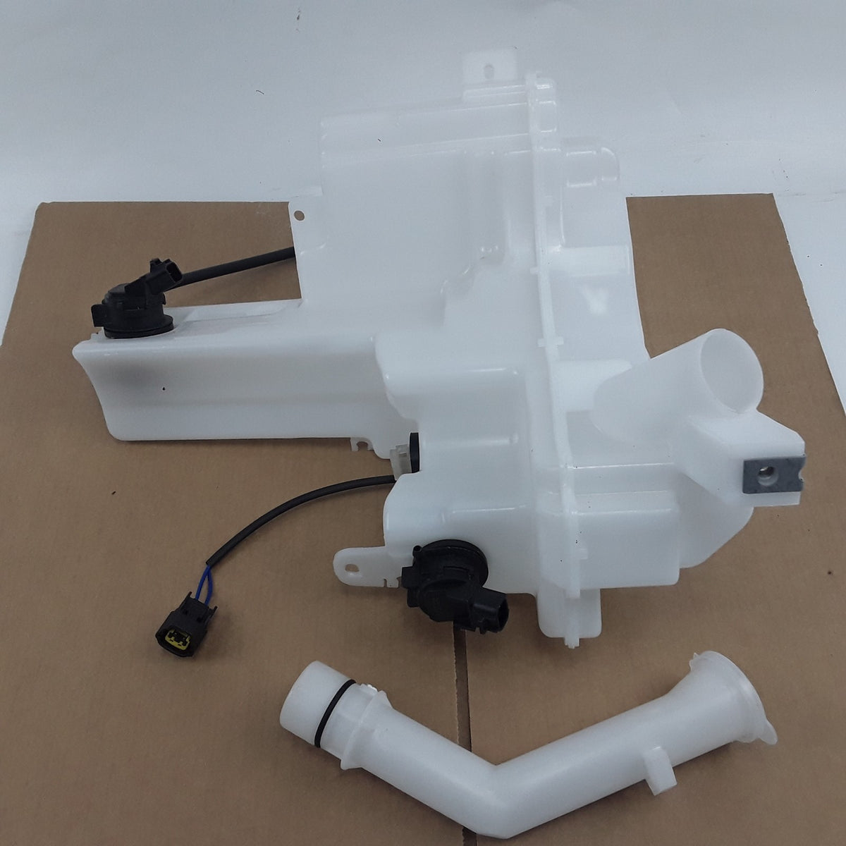 Fluid Reservoir Fits Mazda 3 Sport 5 3 (2004 2005 2006 2007 2008 2009 2010)