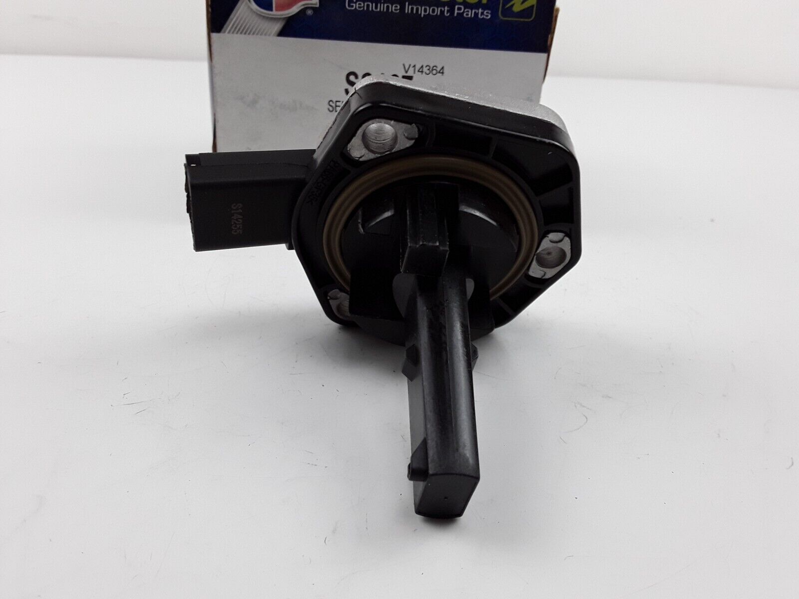 Engine Oil Level Sensor Fits Seat 2003-2006,Volkswagen 1998-2009,Audi 1998-2004 - HotCarParts