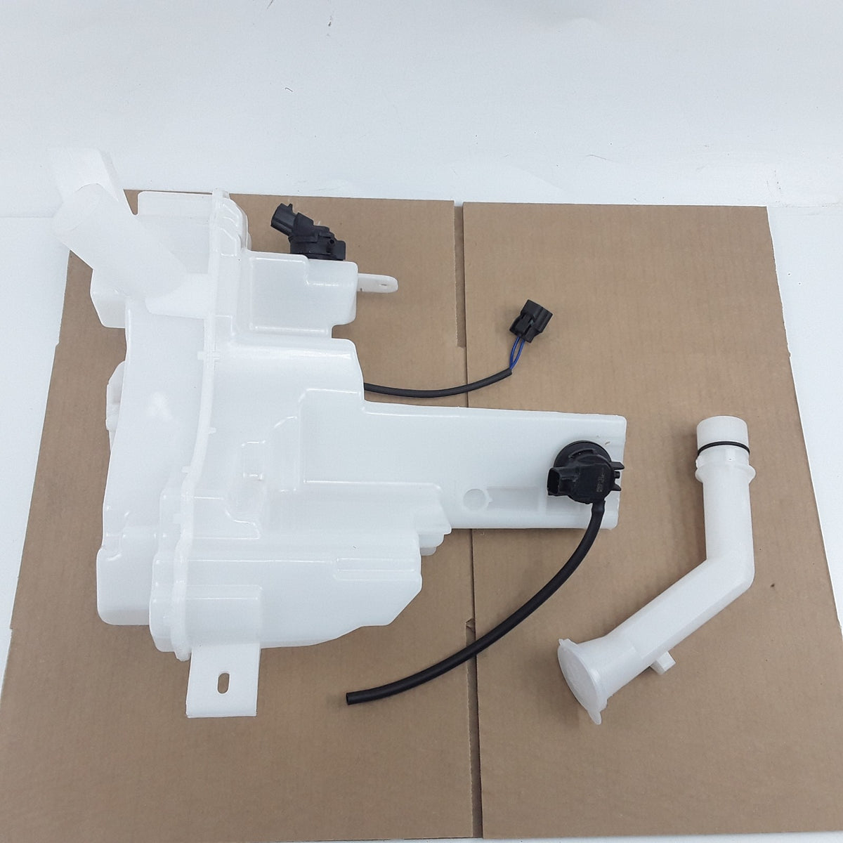 Fluid Reservoir Fits Mazda 3 Sport 5 3 (2004 2005 2006 2007 2008 2009 2010)
